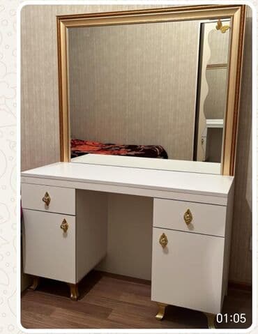 İşlənmiş, Makiyaj üçün masa lalafo.az -da İşlənmiş, Makiyaj üçün masa