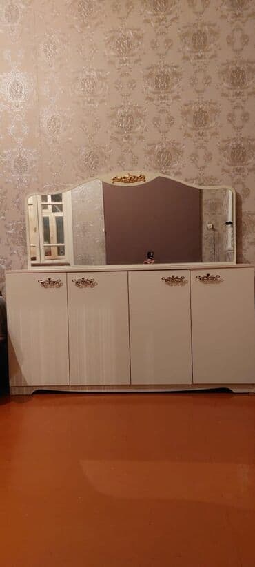 İşlənmiş, Güzgülü lalafo.az -da İşlənmiş, Güzgülü