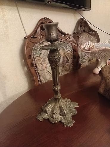 Klassik üslubda metal şamdan - Material: tökmə metal (bürünc lalafo.az -da Klassik üslubda metal şamdan - Material: tökmə metal (bürünc