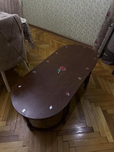 Köhnənin ağac jurnalniy stolu. Materialı çox keyfiyyətlidir lalafo.az -da Köhnənin ağac jurnalniy stolu. Materialı çox keyfiyyətlidir