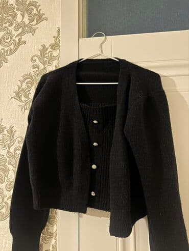 Qadın geyim dəsti - Qara iki parçalı trikotaj: qısa kardiqan və lalafo.az -da Qadın geyim dəsti - Qara iki parçalı trikotaj: qısa kardiqan və