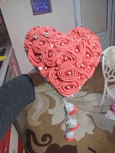 Toy gulu yaxwi veziyyetdedir suni guldir 100 azne yigdirmiwam lalafo.az -da Toy gulu yaxwi veziyyetdedir suni guldir 100 azne yigdirmiwam