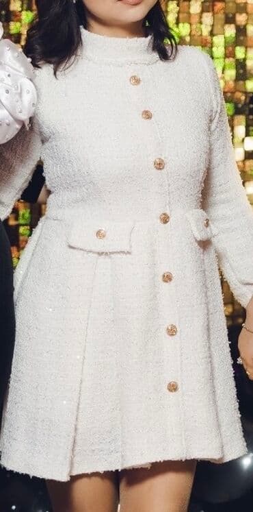 Gencede 1 defe bir nece saatliq geyinilib. Moda evinde baha tikilib lalafo.az -da Gencede 1 defe bir nece saatliq geyinilib. Moda evinde baha tikilib