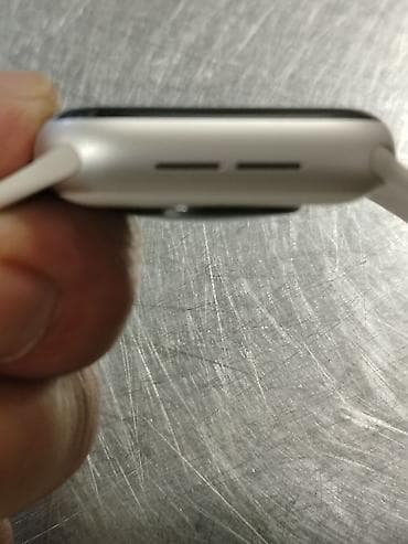 Apple Watch SE (40mm) — GPS, Alüminium gövdə, Ion‑X şüşə, WR 50 meters lalafo.az -da Apple Watch SE (40mm) — GPS, Alüminium gövdə, Ion‑X şüşə, WR 50 meters