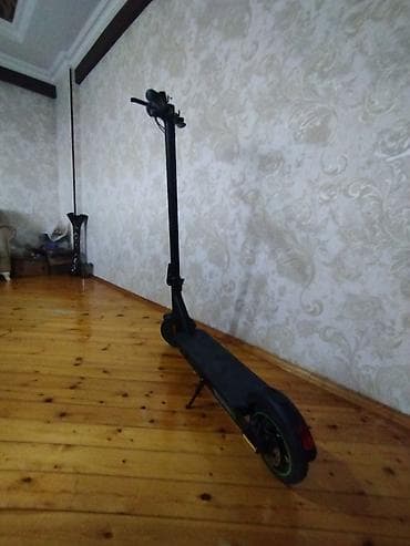 Б/у Электросамокат 9", ≤ 250 Вт, 16 - 25 км/ч, Самовывоз at lalafo.az Б/у Электросамокат 9", ≤ 250 Вт, 16 - 25 км/ч, Самовывоз