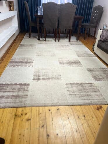 Ölçü 2x4 olan xalça ideal vəziyyətdədir lalafo.az -da Ölçü 2x4 olan xalça ideal vəziyyətdədir