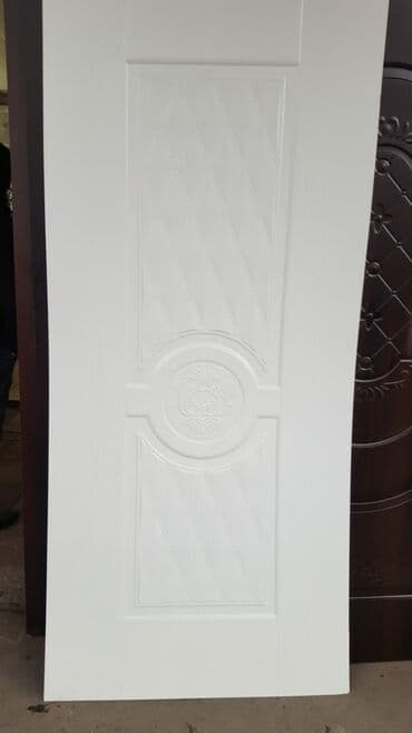 Бункерные двери: Ağ rəngli interyer qapı paneli - Dizayn: Mərkəzdə dekorativ dairəvi at lalafo.az — 1 Бункерные двери: Ağ rəngli interyer qapı paneli - Dizayn: Mərkəzdə dekorativ dairəvi — 1