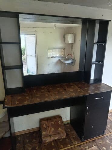 Geniş güzgülü vizaj/saç düzümü masası - Material: laminat/MDF tipli lalafo.az -da Geniş güzgülü vizaj/saç düzümü masası - Material: laminat/MDF tipli