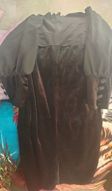 Qara məxməri geyim – klassik, zərif dizayn - Material: əsas hissə lalafo.az -da Qara məxməri geyim – klassik, zərif dizayn - Material: əsas hissə