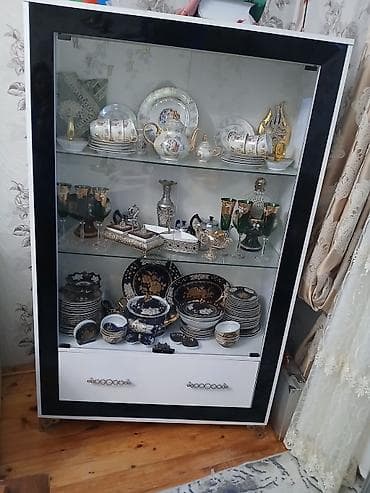 Şüşəli dolab vitrini, İşlənmiş, Ünvandan götürmə lalafo.az -da Şüşəli dolab vitrini, İşlənmiş, Ünvandan götürmə