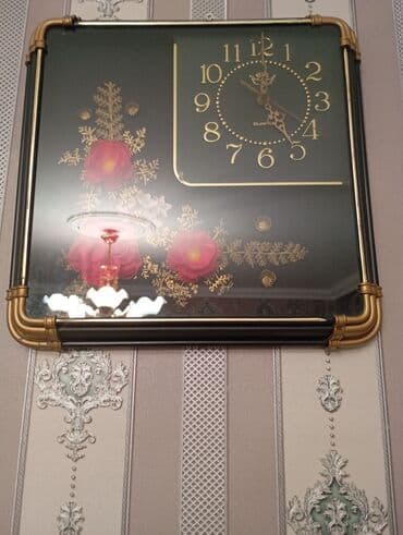 Qədimi saat.1990 il istehsalıdır.Iran istehsalıdır.Tam işlək lalafo.az -da Qədimi saat.1990 il istehsalıdır.Iran istehsalıdır.Tam işlək