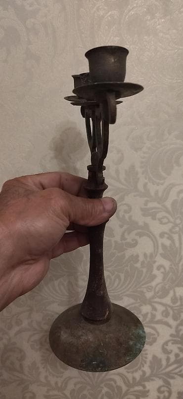 Məhsul: Bürünc üçlü şamdan Təsvir: - Material: tam bürünc (alt lalafo.az -da Məhsul: Bürünc üçlü şamdan Təsvir: - Material: tam bürünc (alt