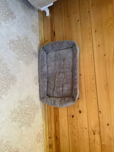 Boz rəngdə yumşaq ev heyvanı yatağı - Forma: düzbucaqlı, aşağı lalafo.az -da Boz rəngdə yumşaq ev heyvanı yatağı - Forma: düzbucaqlı, aşağı