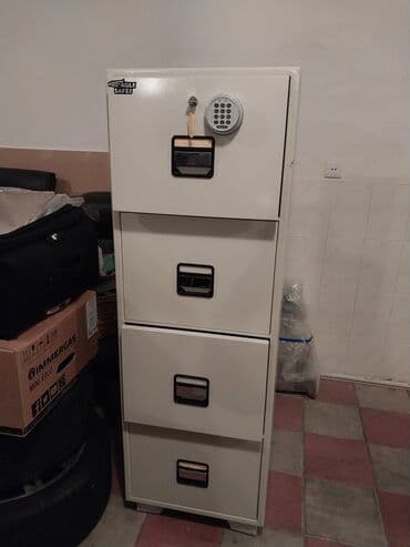 Seyf şkaf az işlənib təzə kimidi lalafo.az -da Seyf şkaf az işlənib təzə kimidi