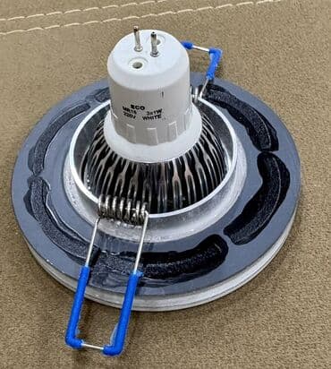 Spot lampalar: LED spot işıq – tavan üçün quraşdırılan - Model: MR16, 220V - Güc lalafo.az -da — 2 Spot lampalar: LED spot işıq – tavan üçün quraşdırılan - Model: MR16, 220V - Güc — 2