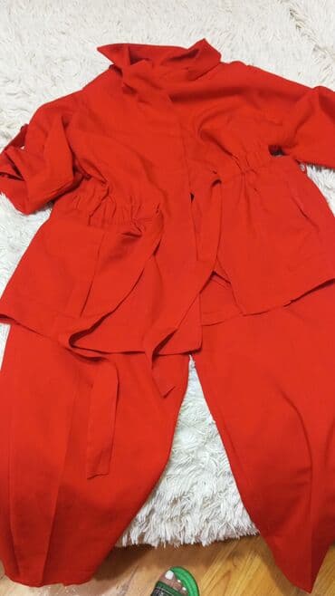 Qırmızı iki hissəli dəst – üst və şalvar - Parlaq qırmızı rəng - Üst lalafo.az -da Qırmızı iki hissəli dəst – üst və şalvar - Parlaq qırmızı rəng - Üst