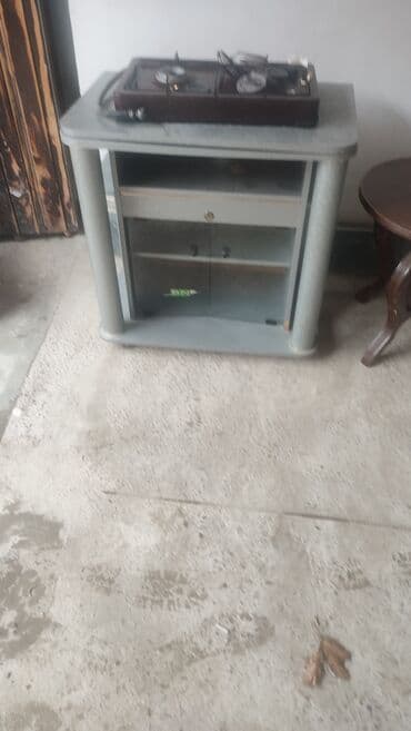 Mətbəx masası, İşlənmiş, Qatlanan, Taxta, Dördbucaq masa lalafo.az -da Mətbəx masası, İşlənmiş, Qatlanan, Taxta, Dördbucaq masa