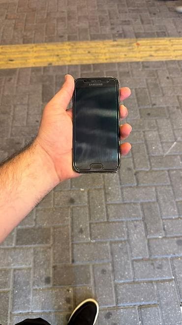 Samsung Galaxy A3 2017, 16 ГБ, цвет - Черный, Сенсорный at lalafo.az Samsung Galaxy A3 2017, 16 ГБ, цвет - Черный, Сенсорный