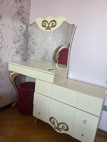 İşlənmiş, Güzgülü lalafo.az -da İşlənmiş, Güzgülü