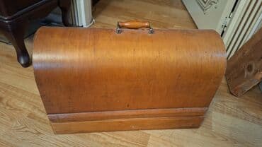 Taxta tikiş maşını korpusu/örtüyü. İşləmir, yağlayıb uyğunlaşdırsaz lalafo.az -da Taxta tikiş maşını korpusu/örtüyü. İşləmir, yağlayıb uyğunlaşdırsaz