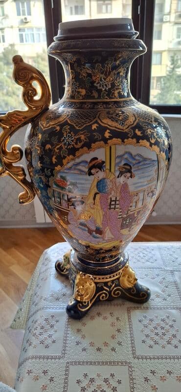 Bir vaza, Farfor lalafo.az -da Bir vaza, Farfor