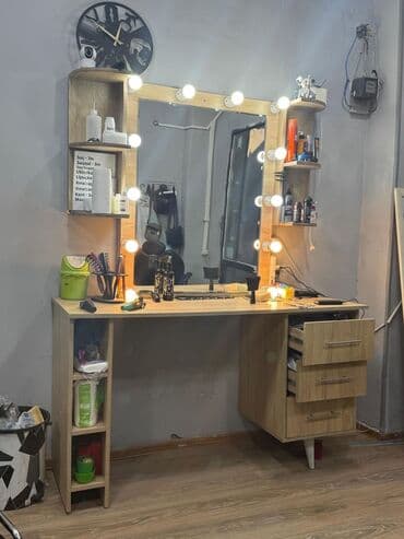 Bərbər/saç ustası üçün iş stolu və güzgü dəsti - İki model: açıq ağac lalafo.az -da Bərbər/saç ustası üçün iş stolu və güzgü dəsti - İki model: açıq ağac