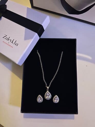 Zuleykha Accessories zinət dəsti - Tərkib: asqılı boyunbağı və uyğun lalafo.az -da Zuleykha Accessories zinət dəsti - Tərkib: asqılı boyunbağı və uyğun