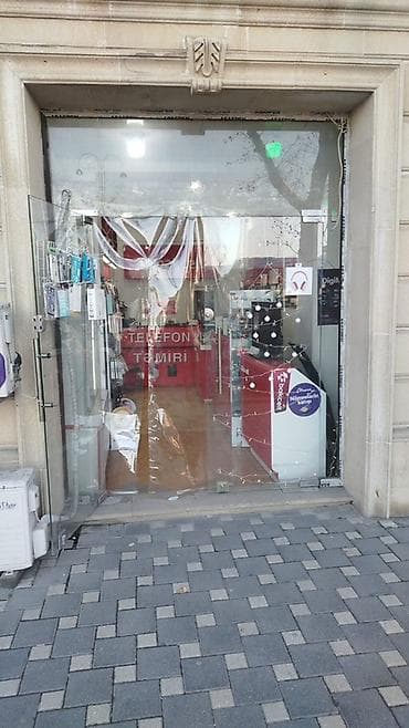 киоск аренда: Mərkəzi univermaqda bakcell mağazasının içində yer icarəyə verilir at lalafo.az — 1 киоск аренда: Mərkəzi univermaqda bakcell mağazasının içində yer icarəyə verilir — 1