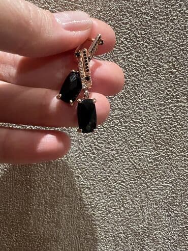 Серьги из медицинской стали с позолотой камни полудрагоценные lalafo.az -da Серьги из медицинской стали с позолотой камни полудрагоценные