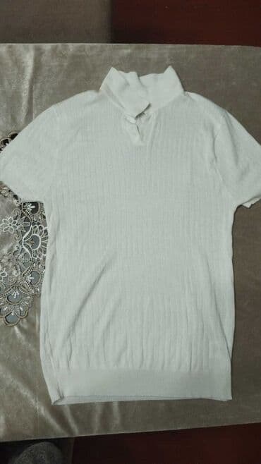 Ağ rəngli qadın,kişi bluz/kofta - Qısaqol, incə trikotaj material - lalafo.az -da Ağ rəngli qadın,kişi bluz/kofta - Qısaqol, incə trikotaj material -