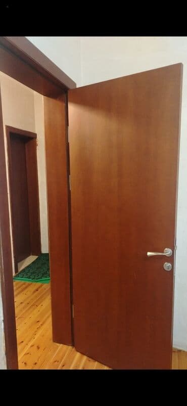 Qonaq otağı üçün İşlənmiş Otaq qapısı Ünvandan götürmə lalafo.az -da Qonaq otağı üçün İşlənmiş Otaq qapısı Ünvandan götürmə