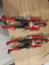 Power Rangers temalı iki ədəd qırmızı ranger fiquru. Xüsusiyyətlər: - lalafo.az -da Power Rangers temalı iki ədəd qırmızı ranger fiquru. Xüsusiyyətlər: -