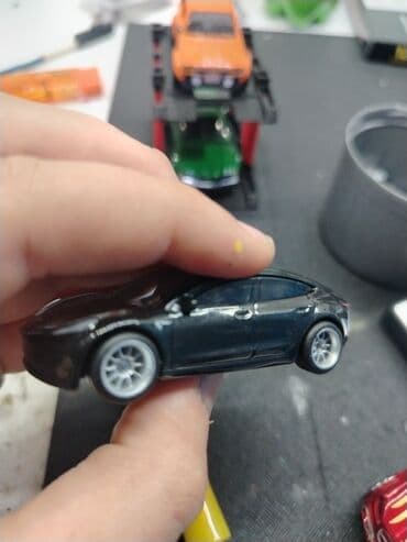 Hot wheels 1:64 limited edision tesla custom Miqyaslı oyuncaq model lalafo.az -da Hot wheels 1:64 limited edision tesla custom Miqyaslı oyuncaq model