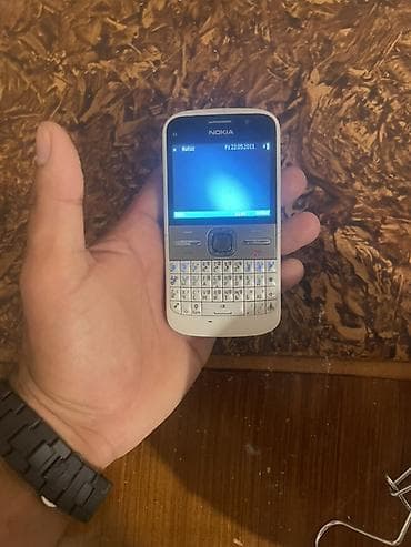 Nokia E5, rəng - Ağ, Düyməli lalafo.az -da Nokia E5, rəng - Ağ, Düyməli