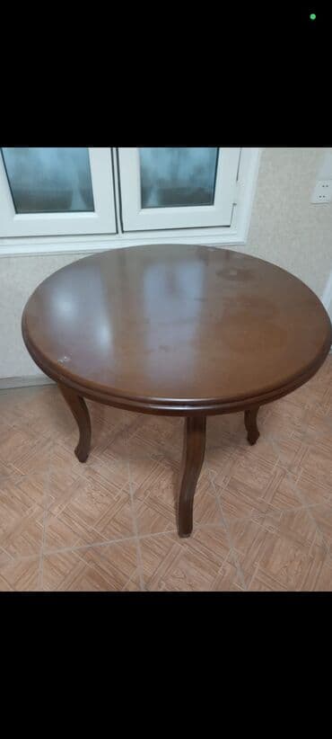 Qonaq masası, Açılmayan, Taxta, Yumru masa lalafo.az -da Qonaq masası, Açılmayan, Taxta, Yumru masa