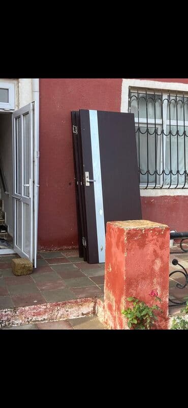 Mənzil üçün İşlənmiş Giriş qapısı 90x205 sm Petlə ilə, Zəmanətsiz, Ünvandan götürmə, Ödənişli çatdırılma lalafo.az -da Mənzil üçün İşlənmiş Giriş qapısı 90x205 sm Petlə ilə, Zəmanətsiz, Ünvandan götürmə, Ödənişli çatdırılma