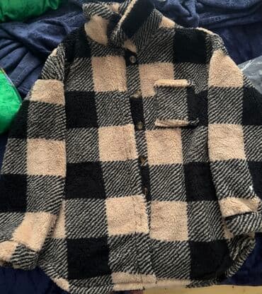 Xəz-dokulu, yumşaq flanel formalı üst geyimi - Naxış: Böyük dama lalafo.az -da Xəz-dokulu, yumşaq flanel formalı üst geyimi - Naxış: Böyük dama