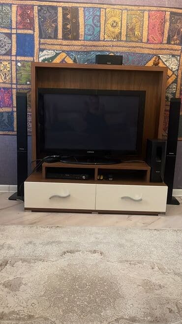 İşlənmiş, Düz TV altlığı, Polkalı, Taxtalı lalafo.az -da İşlənmiş, Düz TV altlığı, Polkalı, Taxtalı