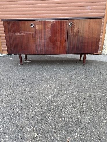 Bufetlər: Mebel növü: Retro/klassik bufet-konsol Material: Ağac karkas, tünd lalafo.az -da — 2 Bufetlər: Mebel növü: Retro/klassik bufet-konsol Material: Ağac karkas, tünd — 2