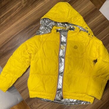 Parlaq sarı rəngli kapüşonlu puffer gödəkçə usaq ucun. Her iki terefi lalafo.az -da Parlaq sarı rəngli kapüşonlu puffer gödəkçə usaq ucun. Her iki terefi
