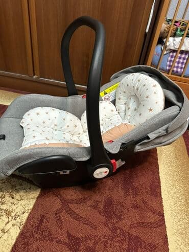 Körpə üçün nəzərdə tutulmuş boz rəngli avtomobil oturacağı. Oturacaq lalafo.az -da Körpə üçün nəzərdə tutulmuş boz rəngli avtomobil oturacağı. Oturacaq