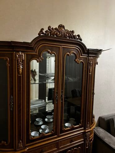 Şüşəli dolab vitrini, Yeni lalafo.az -da Şüşəli dolab vitrini, Yeni