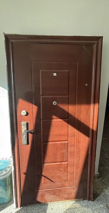 Mənzil üçün İşlənmiş Giriş qapısı Glazok ilə, Zəmanətsiz, Ünvandan götürmə lalafo.az -da Mənzil üçün İşlənmiş Giriş qapısı Glazok ilə, Zəmanətsiz, Ünvandan götürmə