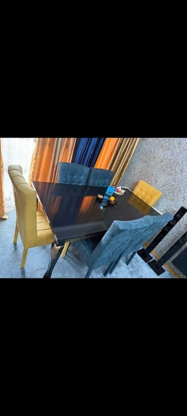 Qonaq otağı üçün, İşlənmiş, Dördbucaq masa, 6 stul lalafo.az -da Qonaq otağı üçün, İşlənmiş, Dördbucaq masa, 6 stul