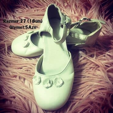 Ayaqqabi 27 olchude(stelka 18sm), bir balaca deffekti var lalafo.az -da Ayaqqabi 27 olchude(stelka 18sm), bir balaca deffekti var