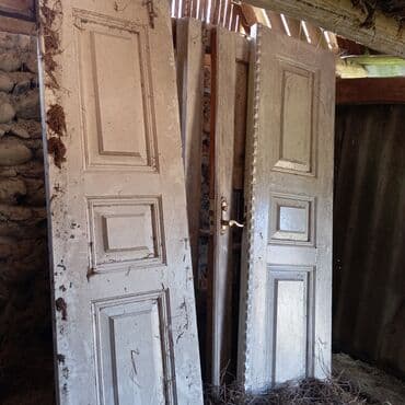 Taxta klassik interyer qapıları - Material: bərk ağac - Üslub lalafo.az -da Taxta klassik interyer qapıları - Material: bərk ağac - Üslub