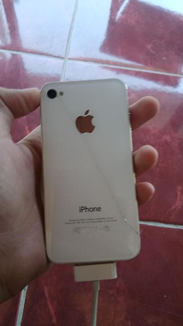 IPhone 4S, Ağ, Qırıq lalafo.az -da IPhone 4S, Ağ, Qırıq
