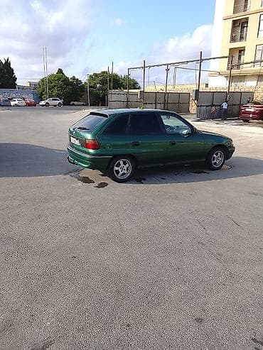 Opel Astra: 1.6 l | 1997 il 266000 km Hetçbek lalafo.az -da Opel Astra: 1.6 l | 1997 il 266000 km Hetçbek