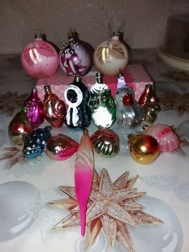 Yolka oyuncaqları. 1980 ci illərin. 1 ədədi 10 manat lalafo.az -da Yolka oyuncaqları. 1980 ci illərin. 1 ədədi 10 manat