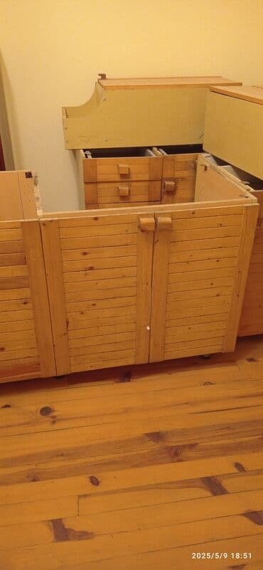 Işlənmiş taxta materiallı kuxna mebeli satılır.Ancaq görülən lalafo.az -da Işlənmiş taxta materiallı kuxna mebeli satılır.Ancaq görülən